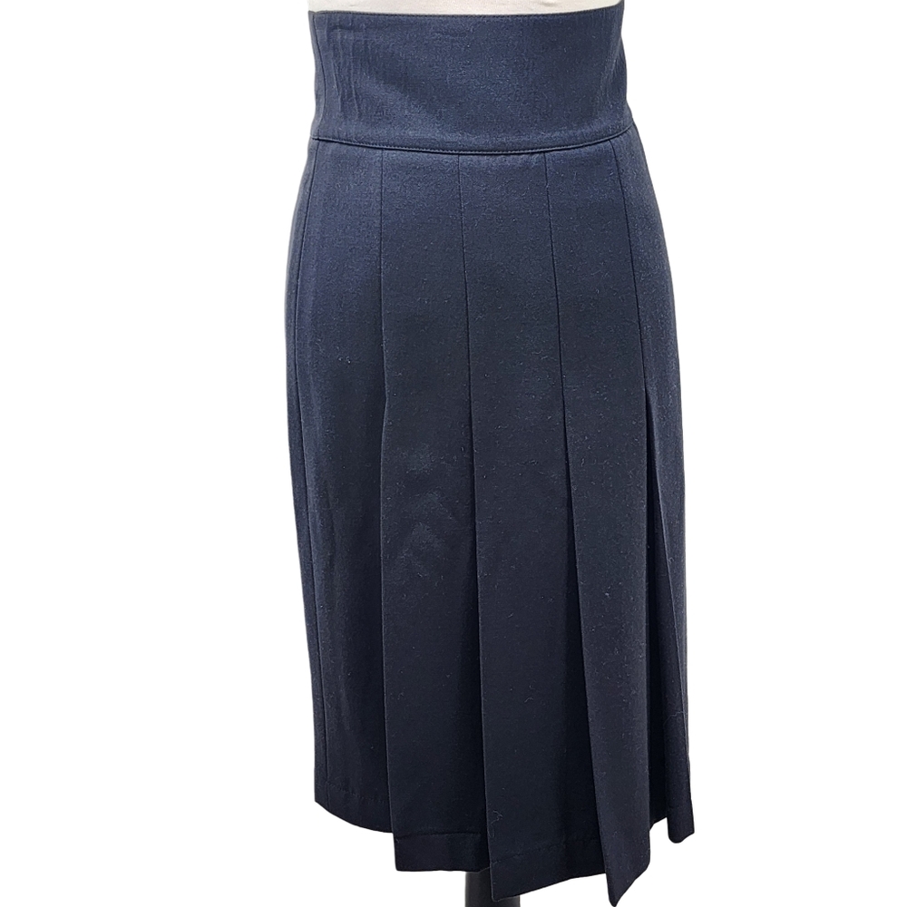 Vintage, Black Knee-Length Pleated Skirt. Size: 4